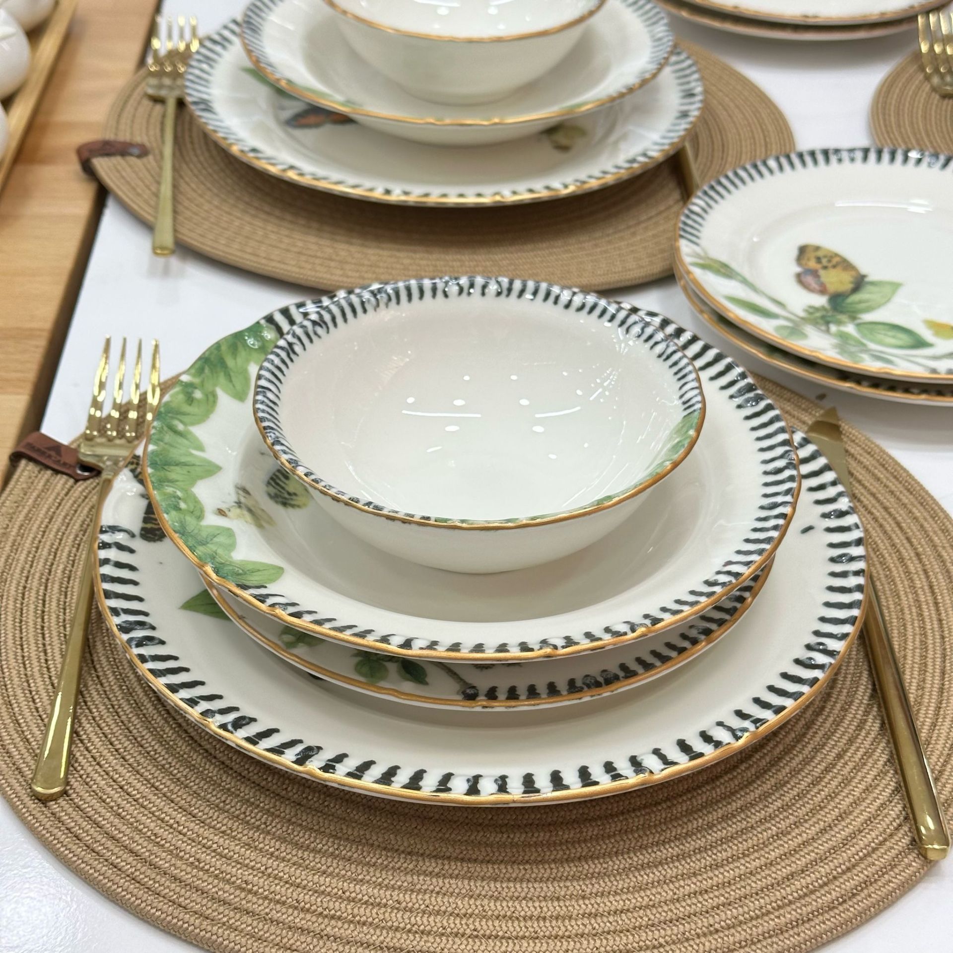 PORSELEN 6 KİŞİLİK 24 PARÇA YEMEK TAKIMI