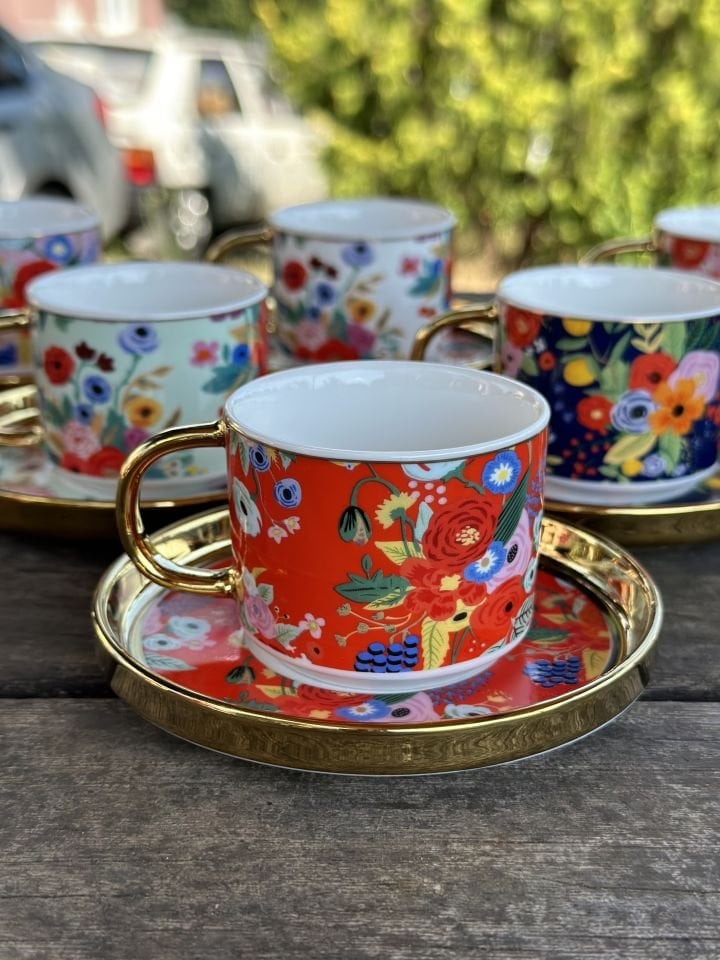 Çiçek motifli kahve fincan seti