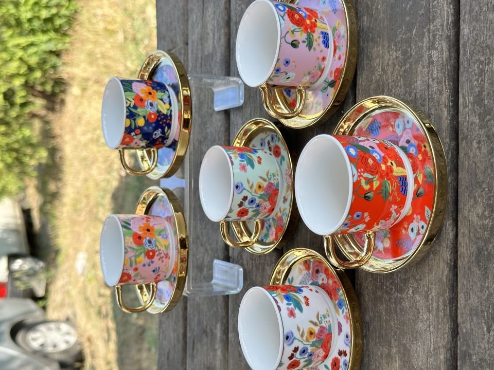 Çiçek motifli kahve fincan seti