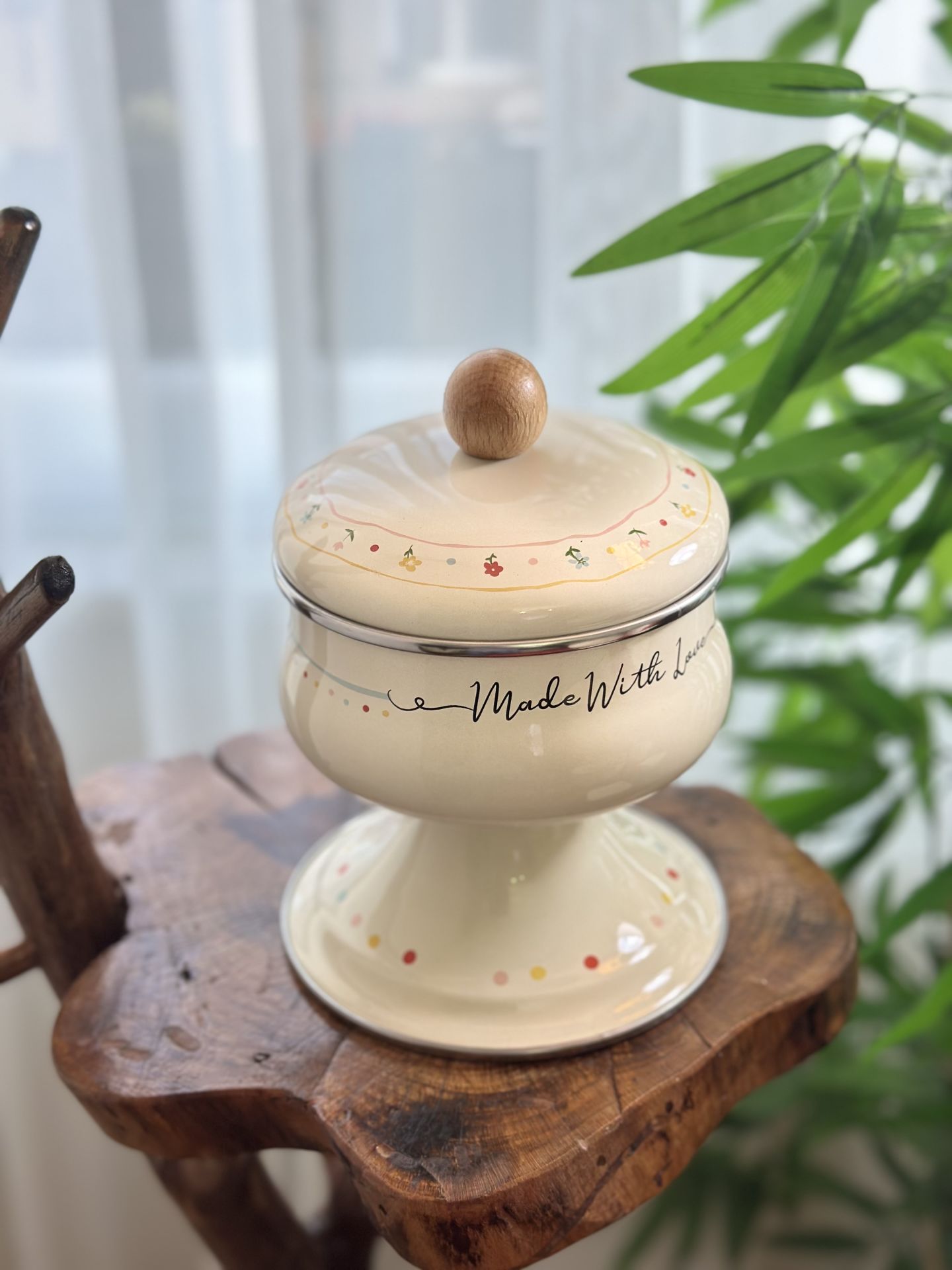 Made With Love Emaye Ayaklı Şekerlik